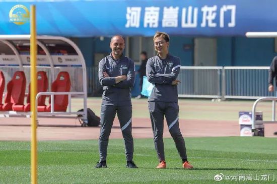 影片讲述，宇航员Lee Miller与地球掉往了联系，他一小我糊口在国际空间站、循环往复得环抱着地球。但跟着时候的流逝，生命供给系统日益耗尽，Lee必需想尽一切法子保持脑筋的景象——或致死最低限度的保存。他的糊口是幽闭惊骇症与孤傲的存在，直到他在飞船上有了一个奇异的发现……影片切磋了人类对交换最根基的需求与但愿无穷的气力。